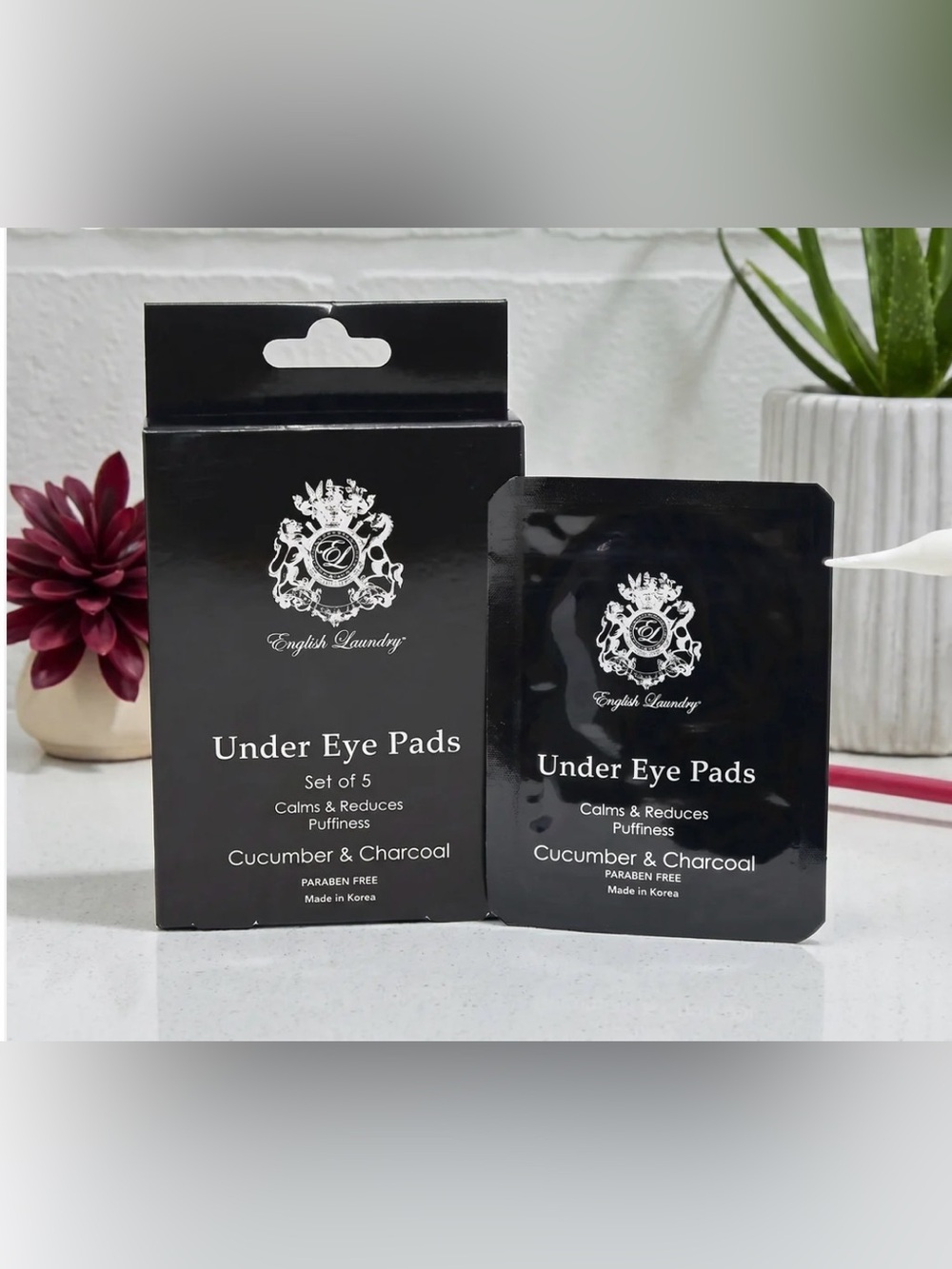 English Laundry Black Under Eye Pads Cucumber & Charcoal - Set of 5 - Picture 5 of 5